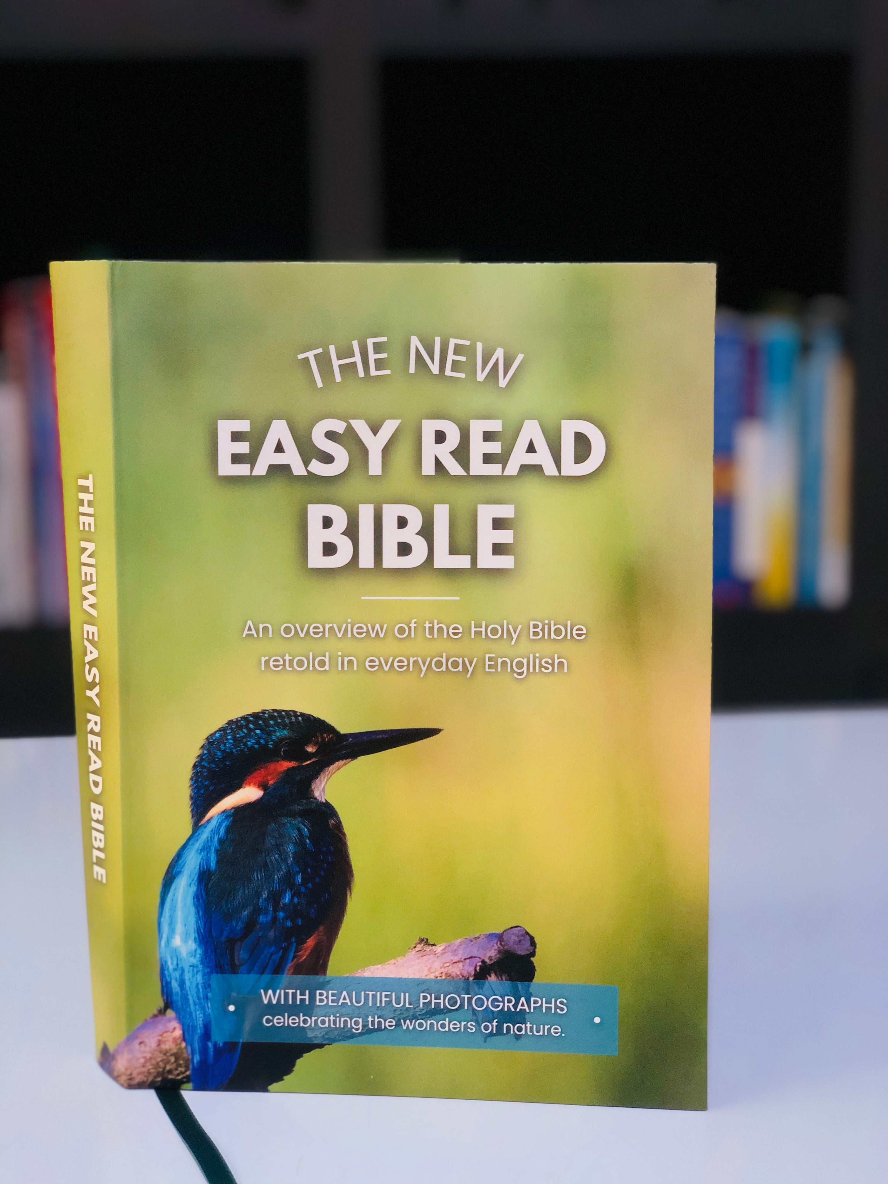 The New Easy Read Bible: An overview of the holy bible retold in everyday English