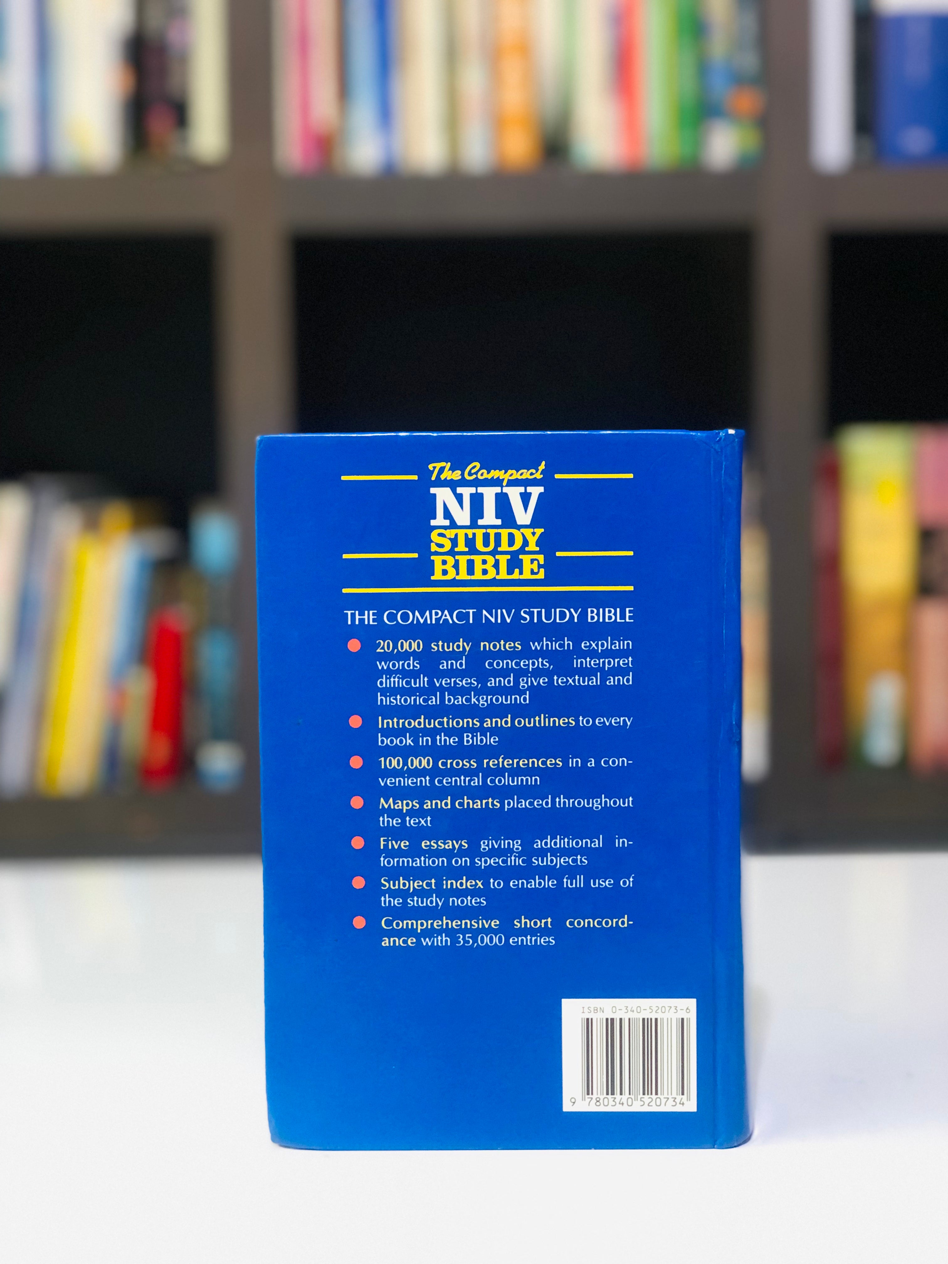 New International Version Compact Study Bible